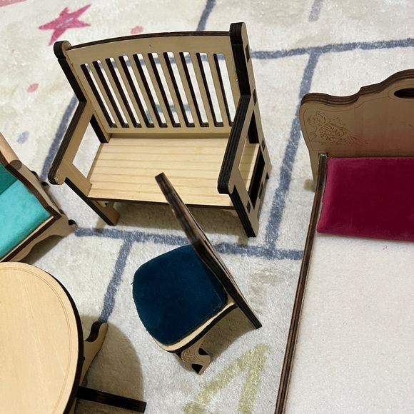 Kid Kraft‎ Victorian Doll house furniture’s - Picture 9 of 11